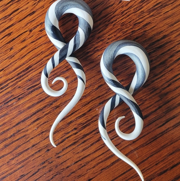 00g plugs (priced together) - Picture 2 of 5